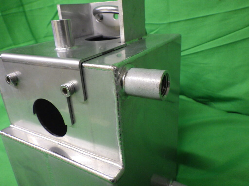 監視カメラ　保護カバー