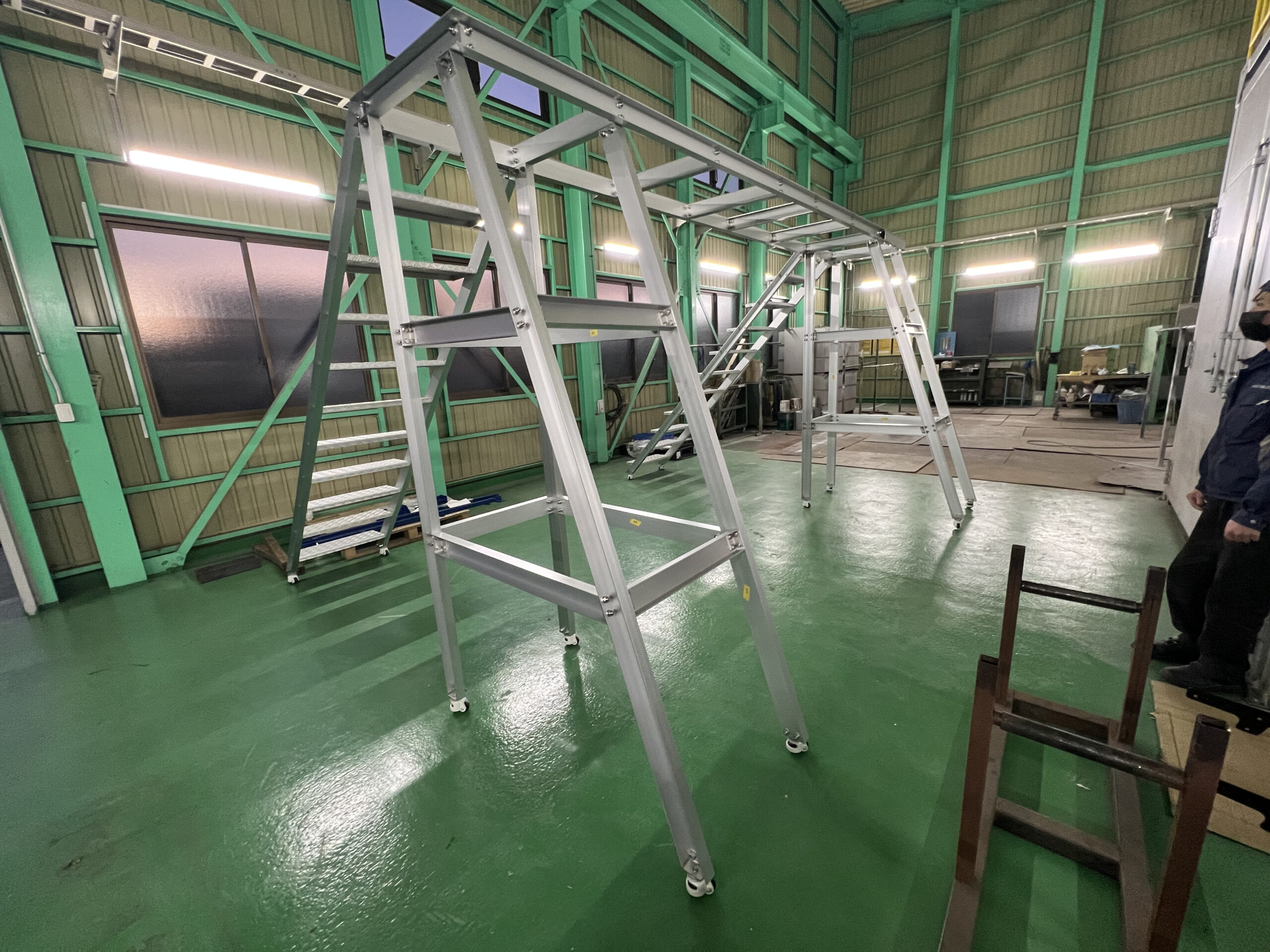 【アルミ歩廊】溶接困難なアルマイト製歩廊をボルト締結・組立で実現！