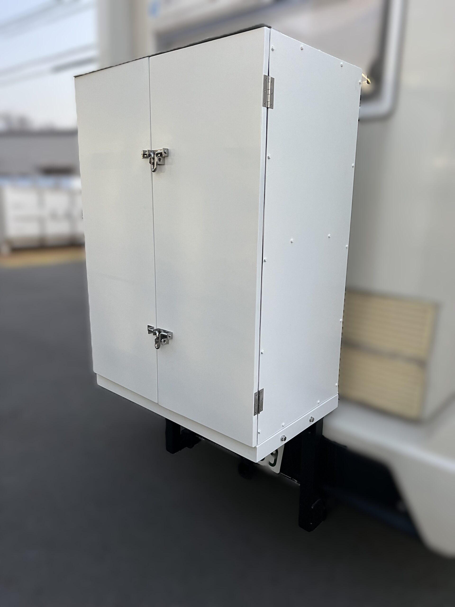 キャンピングカー向けリアボックス